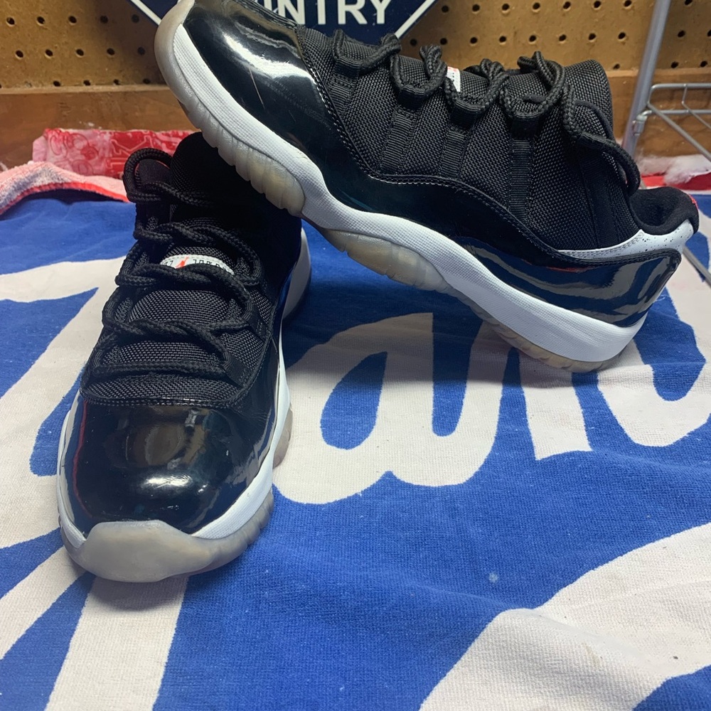 Jordan XI Infared - Picture 2 of 7